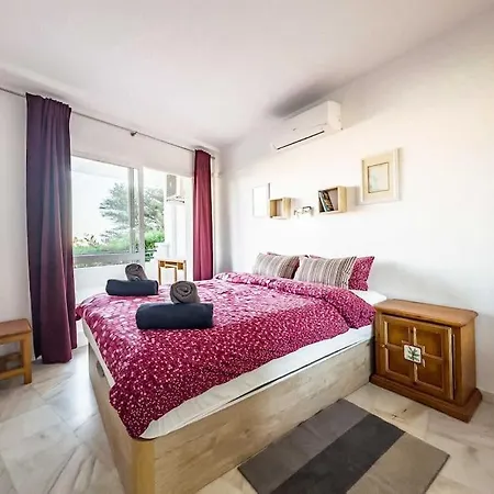 97-townhouse With Roof Terrace & Views, Apartman Marbella