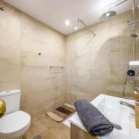 97-townhouse With Roof Terrace & Views, 아파트