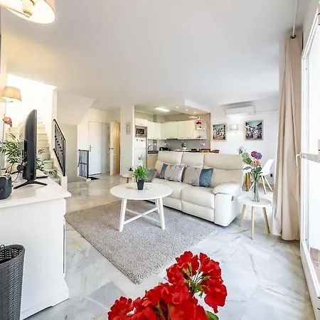 97-townhouse With Roof Terrace & Views, * 马尔韦利亚