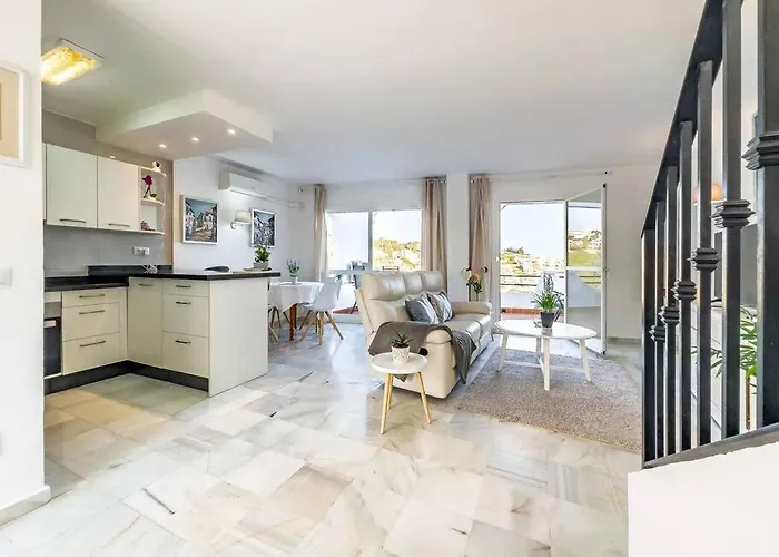 97-townhouse With Roof Terrace & Views, * Marbella