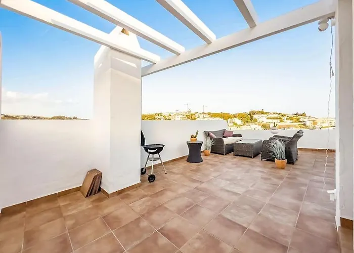 Appartamento 97-townhouse With Roof Terrace & Views, Marbella